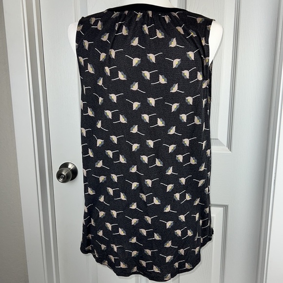 Anne Taylor Loft Sleeveless Floral Career Wear Blouse - Picture 4 of 6